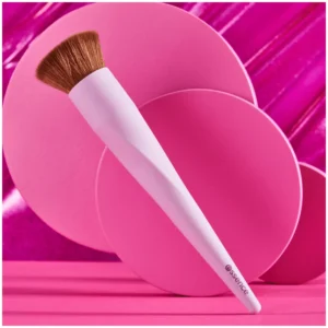 Essence Make Up Buffer Brush pędzel do nakładania podkładu 01