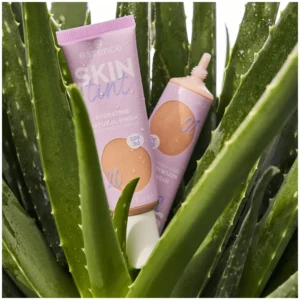 Essence Skin Tint nawilżający krem koloryzujący o lekkim i średnim kryciu SPF30 20, 30 ml