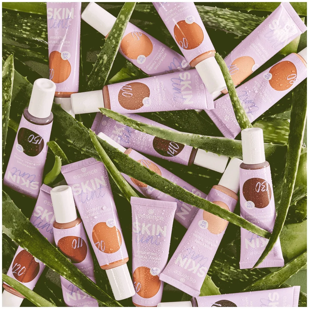Essence Skin Tint nawilżający krem koloryzujący o lekkim i średnim kryciu SPF30 40, 30 ml