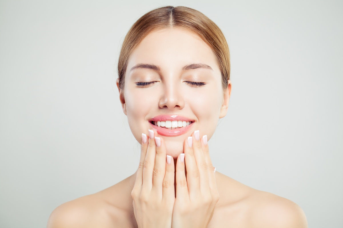 Frezarka do salonu kosmetycznego – jaką wybrać? Cechy dobrej frezarki do paznokci